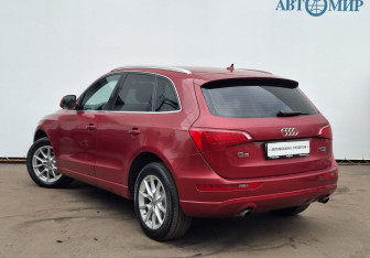 Подержанный автомобиль Audi Q5 2010 года (7 фото)