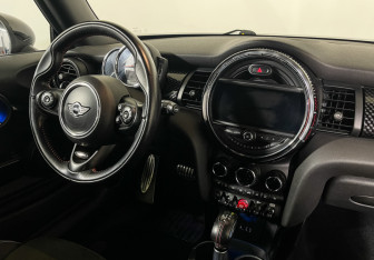 Подержанный автомобиль MINI Hatch 2017 года (9 фото)