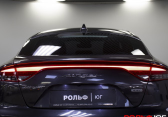 Подержанный автомобиль Kia Stinger 2021 года (25 фото)