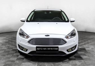Подержанный автомобиль Ford Focus Hatchback 2016 года (2 фото)