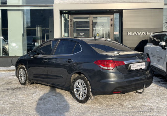 Подержанный автомобиль Citroen C4 Sedan 2014 года (7 фото)