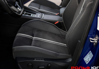 Подержанный автомобиль Volkswagen Golf Hatchback 2021 года (13 фото)