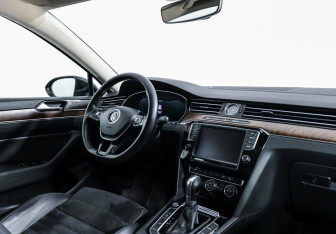 Подержанный автомобиль Volkswagen Passat Sedan 2015 года (5 фото)