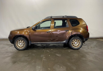 Подержанный автомобиль Renault Duster 2014 года (4 фото)