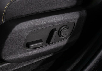 Подержанный автомобиль Kia Carnival 2020 года (22 фото)