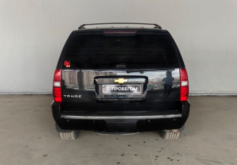 Подержанный автомобиль Chevrolet Tahoe 2012 года (6 фото)