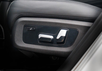 Подержанный автомобиль BMW X7 2023 года (14 фото)