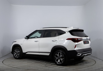 Подержанный автомобиль Kia Seltos 2021 года (7 фото)