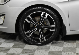 Подержанный автомобиль Hyundai i40 Sedan 2015 года (8 фото)