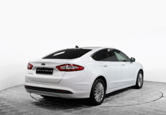 Подержанный автомобиль Ford Mondeo Sedan 2017 года (5 фото)