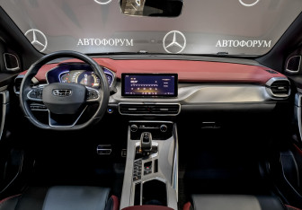 Подержанный автомобиль Geely Coolray 2021 года (13 фото)