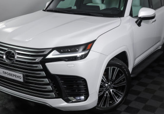 Подержанный автомобиль Lexus LX 2022 года (23 фото)