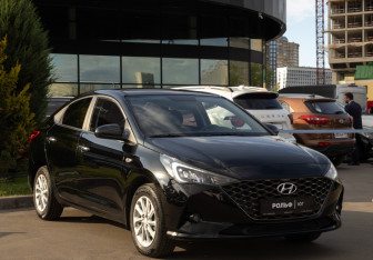 Подержанный автомобиль Hyundai Solaris Sedan 2021 года (2 фото)