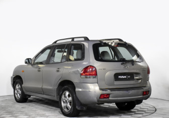 Подержанный автомобиль Hyundai Santa Fe 2008 года (7 фото)