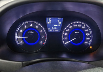 Подержанный автомобиль Hyundai Solaris Sedan 2014 года (13 фото)