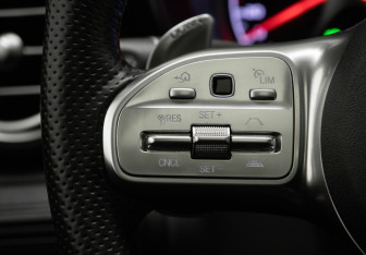 Подержанный автомобиль Mercedes-Benz GLC AMG 2021 года (12 фото)