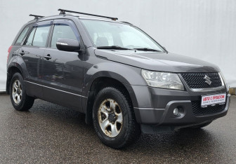 Подержанный автомобиль Suzuki Grand Vitara 2011 года (3 фото)