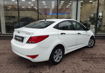 Подержанный автомобиль Hyundai Solaris Sedan 2014 года (8 фото)