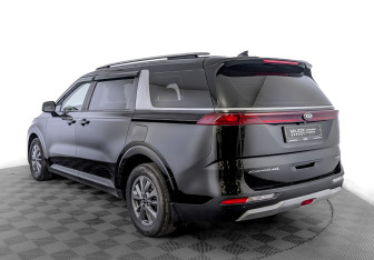 Подержанный автомобиль Kia Carnival 2021 года (7 фото)