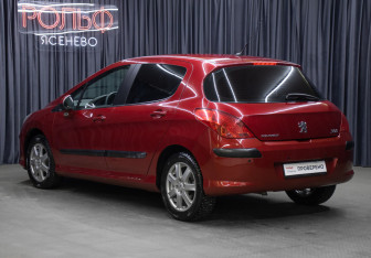 Подержанный автомобиль Peugeot 308 Hatchback 2011 года (7 фото)