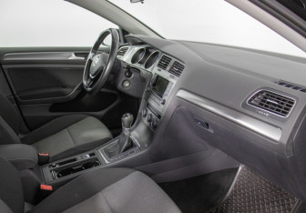 Подержанный автомобиль Volkswagen Golf Hatchback 2014 года (9 фото)