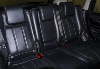 Подержанный автомобиль Land Rover Range Rover Sport 2010 года (15 фото)