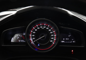 Подержанный автомобиль Mazda 3 Sedan 2014 года (11 фото)