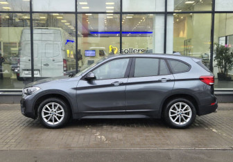 Подержанный автомобиль BMW X1 2020 года (5 фото)