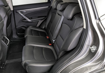 Подержанный автомобиль Geely Atlas Pro 2024 года (18 фото)