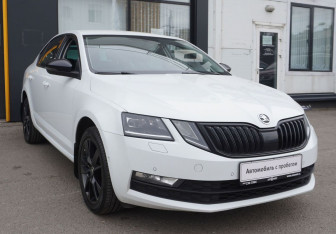 Подержанный автомобиль Skoda Octavia Liftback 2018 года (3 фото)