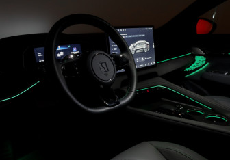 Подержанный автомобиль Zeekr 001 2023 года (32 фото)