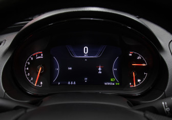 Подержанный автомобиль Opel Insignia Sedan 2013 года (14 фото)