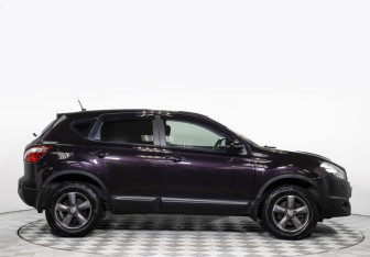 Подержанный автомобиль Nissan Qashqai 2010 года (4 фото)