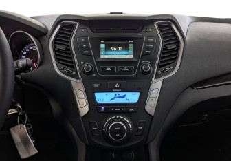 Подержанный автомобиль Hyundai Santa Fe 2014 года (17 фото)