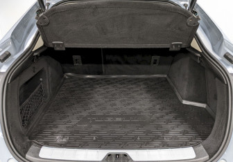 Подержанный автомобиль Geely Tugella 2022 года (10 фото)