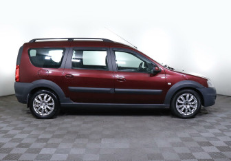 Подержанный автомобиль LADA (ВАЗ) Largus Wagon 2016 года (3 фото)