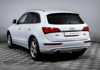 Подержанный автомобиль Audi Q5 2015 года (7 фото)