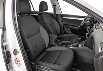 Подержанный автомобиль Skoda Octavia Liftback 2018 года (24 фото)