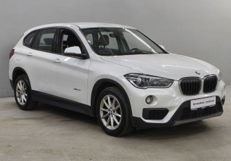 Подержанный автомобиль BMW X1 2017 года (3 фото)