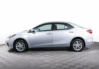 Подержанный автомобиль Toyota Corolla Sedan 2014 года (3 фото)