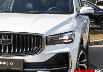 Подержанный автомобиль Geely Monjaro 2024 года (27 фото)