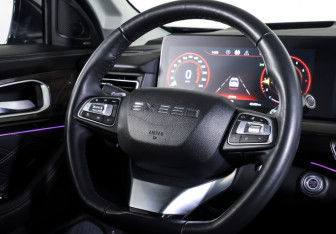 Подержанный автомобиль Exeed VX 2023 года (16 фото)