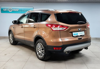 Подержанный автомобиль Ford Kuga 2013 года (7 фото)