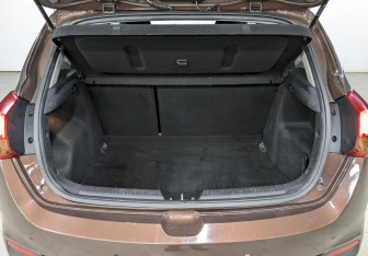 Подержанный автомобиль Kia Ceed Hatchback 2014 года (10 фото)