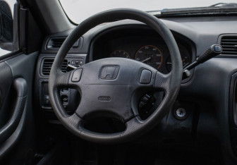 Подержанный автомобиль Honda CR-V 1999 года (15 фото)