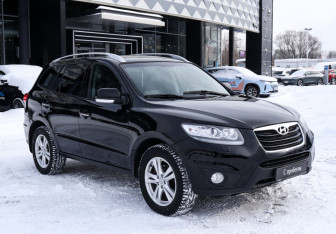 Подержанный автомобиль Hyundai Santa Fe 2011 года (3 фото)