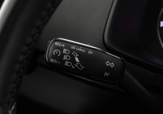 Подержанный автомобиль Skoda Karoq 2021 года (14 фото)