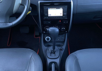 Подержанный автомобиль Nissan Terrano 2016 года (13 фото)