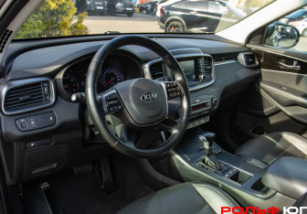 Подержанный автомобиль Kia Sorento 2019 года (15 фото)
