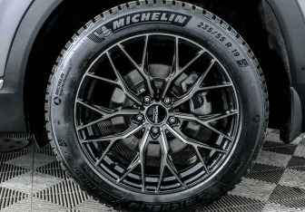 Подержанный автомобиль Hyundai Santa Fe 2021 года (5 фото)